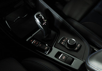 Подержанный автомобиль BMW X2 2021 года (18 фото)