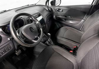Подержанный автомобиль Renault Kaptur 2020 года (9 фото)
