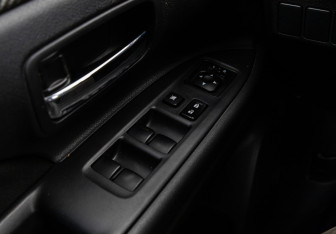 Подержанный автомобиль Mitsubishi Outlander 2012 года (16 фото)