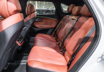 Подержанный автомобиль Exeed RX 2024 года (17 фото)
