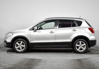 Подержанный автомобиль Suzuki SX4 Hatchback 2019 года (8 фото)