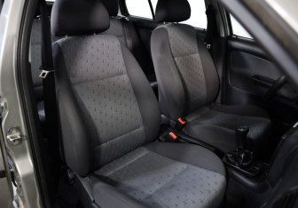 Подержанный автомобиль Skoda Octavia Liftback 2006 года (16 фото)