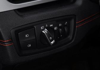 Подержанный автомобиль BMW X1 2019 года (24 фото)