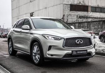 Подержанный автомобиль Infiniti QX50 2018 года (4 фото)