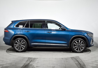 Подержанный автомобиль Geely Monjaro 2023 года (3 фото)