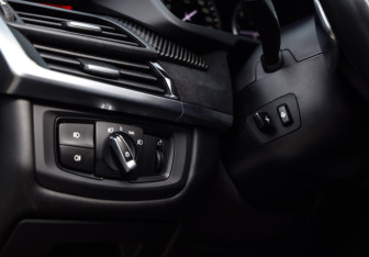 Подержанный автомобиль BMW X6 2017 года (24 фото)