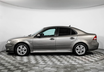 Подержанный автомобиль Saab 9-3 Sedan 2003 года (8 фото)