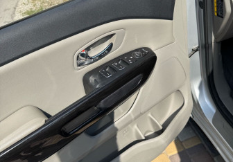 Подержанный автомобиль Kia Carnival 2019 года (11 фото)