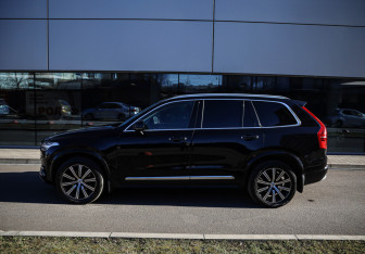 Подержанный автомобиль Volvo XC90 2021 года (7 фото)