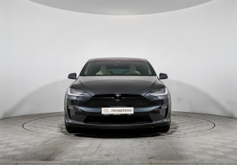 Подержанный автомобиль Tesla Model X 2023 года (2 фото)
