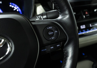 Подержанный автомобиль Toyota Corolla Sedan 2020 года (19 фото)