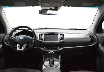 Подержанный автомобиль Kia Sportage 2012 года (10 фото)