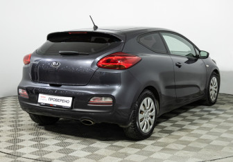 Подержанный автомобиль Kia Ceed Hatchback 2016 года (5 фото)