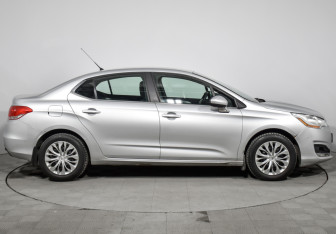 Подержанный автомобиль Citroen C4 Sedan 2014 года (4 фото)