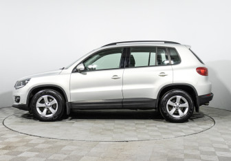 Подержанный автомобиль Volkswagen Tiguan 2012 года (8 фото)