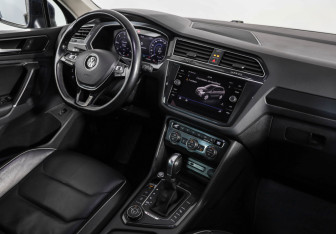 Подержанный автомобиль Volkswagen Tiguan 2017 года (9 фото)