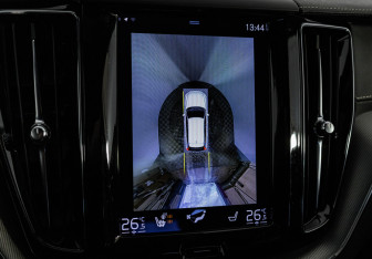 Подержанный автомобиль Volvo XC60 2021 года (22 фото)