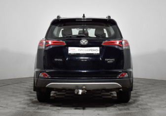 Подержанный автомобиль Toyota RAV4 2018 года (6 фото)