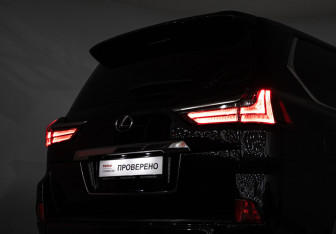 Подержанный автомобиль Lexus LX 2018 года (32 фото)