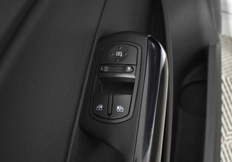 Подержанный автомобиль Opel Corsa 2008 года (15 фото)