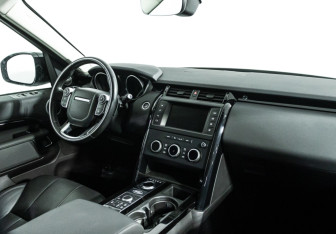 Подержанный автомобиль Land Rover Discovery 2017 года (9 фото)