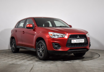 Подержанный автомобиль Mitsubishi ASX 2013 года (3 фото)