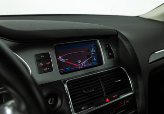 Подержанный автомобиль Audi Q7 2012 года (17 фото)