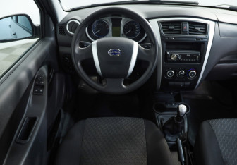 Подержанный автомобиль Datsun on-DO 2015 года (10 фото)