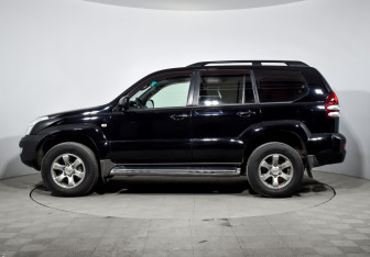 Подержанный автомобиль Toyota Land Cruiser Prado 2007 года (8 фото)