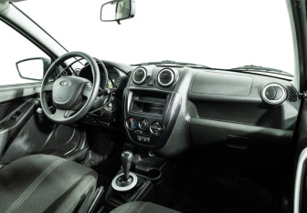 Подержанный автомобиль LADA (ВАЗ) Granta Liftback 2016 года (9 фото)