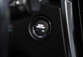 Подержанный автомобиль Cadillac SRX 2012 года (40 фото)