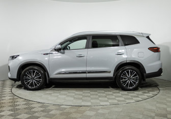 Подержанный автомобиль Chery Tiggo 8 Pro Max 2023 года (8 фото)