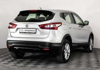 Подержанный автомобиль Nissan Qashqai 2018 года (6 фото)