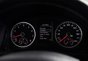 Подержанный автомобиль Volkswagen Tiguan 2010 года (11 фото)