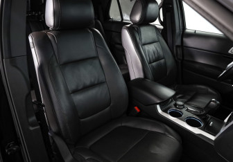 Подержанный автомобиль Ford Explorer 2013 года (23 фото)