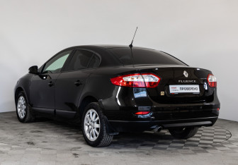 Подержанный автомобиль Renault Fluence 2012 года (7 фото)