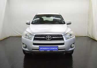 Подержанный автомобиль Toyota RAV4 2009 года (2 фото)