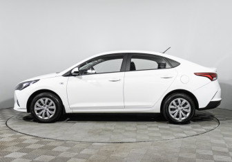 Подержанный автомобиль Hyundai Solaris Sedan 2022 года (8 фото)