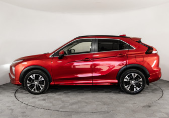 Подержанный автомобиль Mitsubishi Eclipse Cross 2021 года (8 фото)