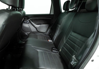 Подержанный автомобиль Renault Duster 2015 года (10 фото)