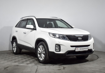 Подержанный автомобиль Kia Sorento 2016 года (3 фото)