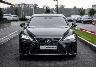 Подержанный автомобиль Lexus LS 2021 года (4 фото)