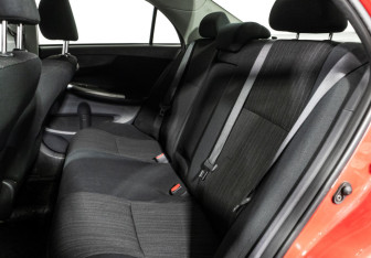 Подержанный автомобиль Toyota Corolla Sedan 2007 года (10 фото)