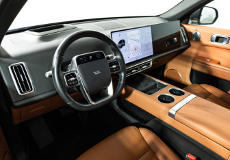 Подержанный автомобиль LiXiang L7 2024 года (11 фото)