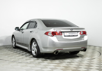 Подержанный автомобиль Honda Accord Sedan 2008 года (7 фото)