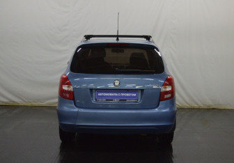 Подержанный автомобиль Skoda Fabia Wagon 2008 года (6 фото)