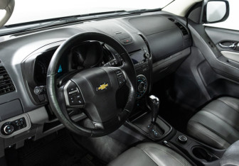 Подержанный автомобиль Chevrolet TrailBlazer 2014 года (11 фото)