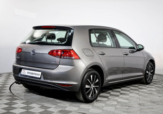 Подержанный автомобиль Volkswagen Golf Hatchback 2013 года (5 фото)