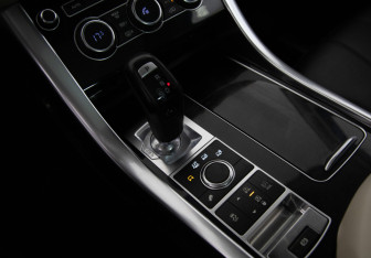 Подержанный автомобиль Land Rover Range Rover Sport 2014 года (14 фото)
