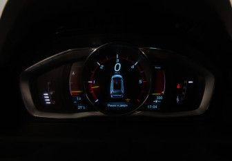 Подержанный автомобиль Volvo XC70 2014 года (13 фото)